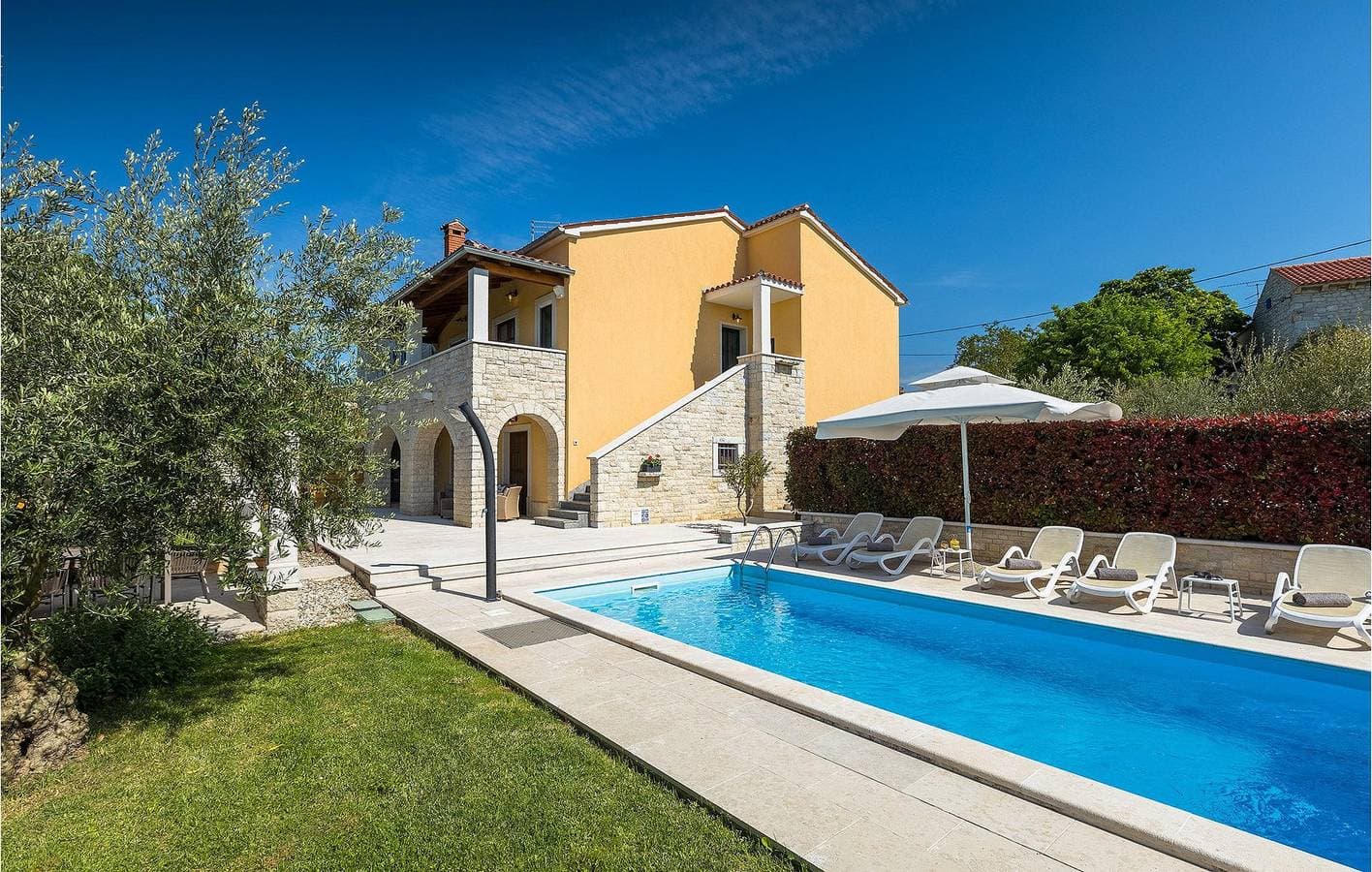 Foto 9 von 58: Gemütlich, nur 2 km von der Küste entfernt: Pool, Klimaanlage, WLAN, Waschmaschine und Parkplatz – der perfekte Urlaubsort!