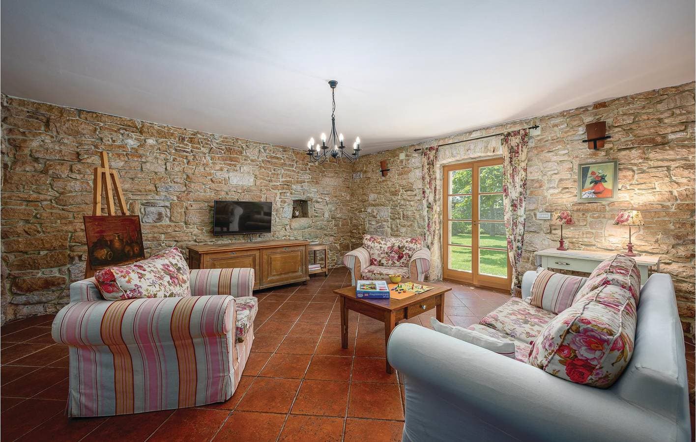 Foto 6 von 36: Gemütliche 2-Zimmer-Wohnung mit Pool und WLAN, nur wenige Schritte vom Zentrum von Butkovići entfernt