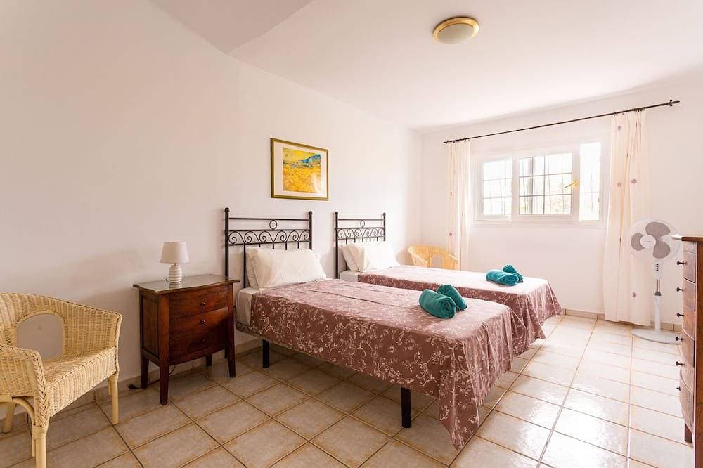 Foto 7 von 30: Atemberaubende 3/4-Bett-Villa mit privatem beheiztem Pool und Meerblick, Golf Del Sur