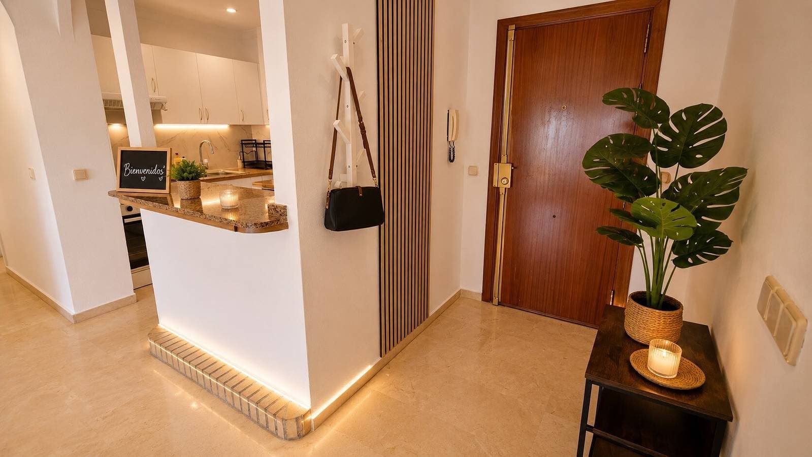 Foto 9 von 23: Palm Beach Apartment mit Pool, Parkplatz und Meerblick in Fuengirola