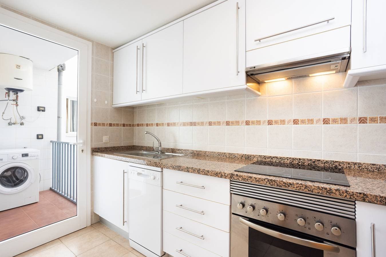 Foto 10 von 37: Ferienwohnung für 4 Personen mit Terrasse