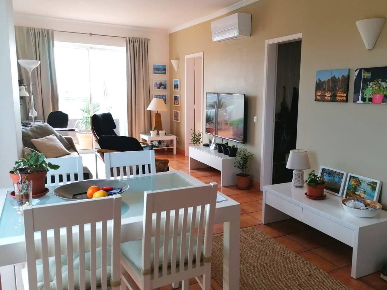 Foto 4 von 17: Top Floor Apartment with Large Terrace and Sea Views
