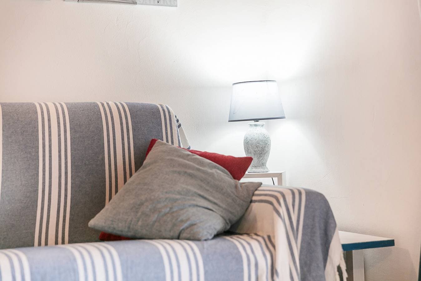 Foto 6 von 28: Ferienwohnung mit traumhaftem Meerblick und Balkon; Parkplätze vorhanden