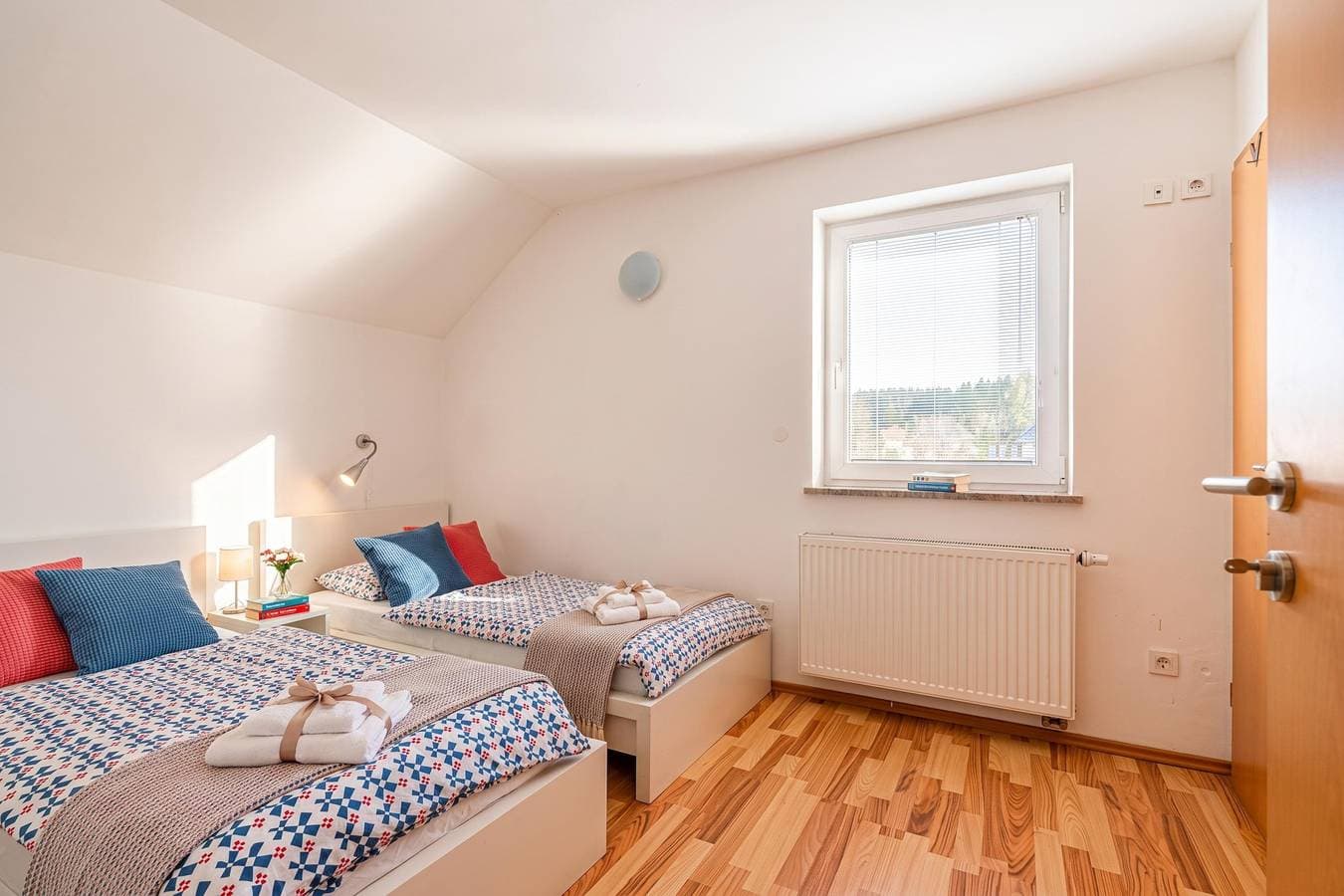 Lavrič Room 5 at Lake Bloke 1
