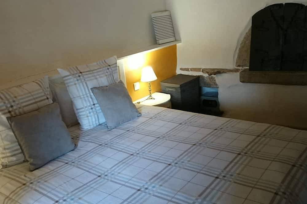 Foto 3 von 12: Typisches Landhaus - Saint-florent-sur-Auzonnet