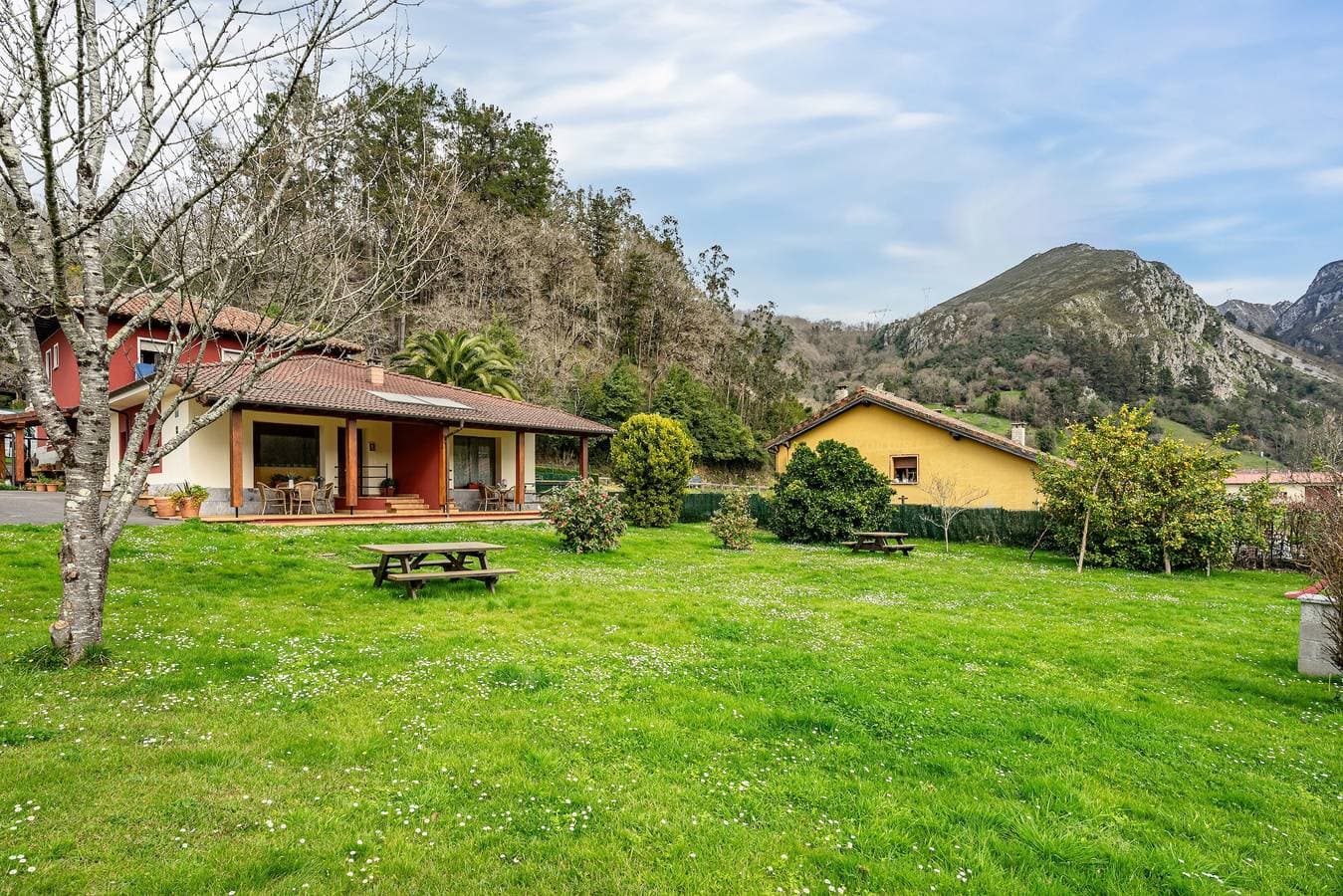Foto 11 von 25: Chalet 'Les Cuartes 2' mit Bergblick, privater Terrasse und eigenem Garten