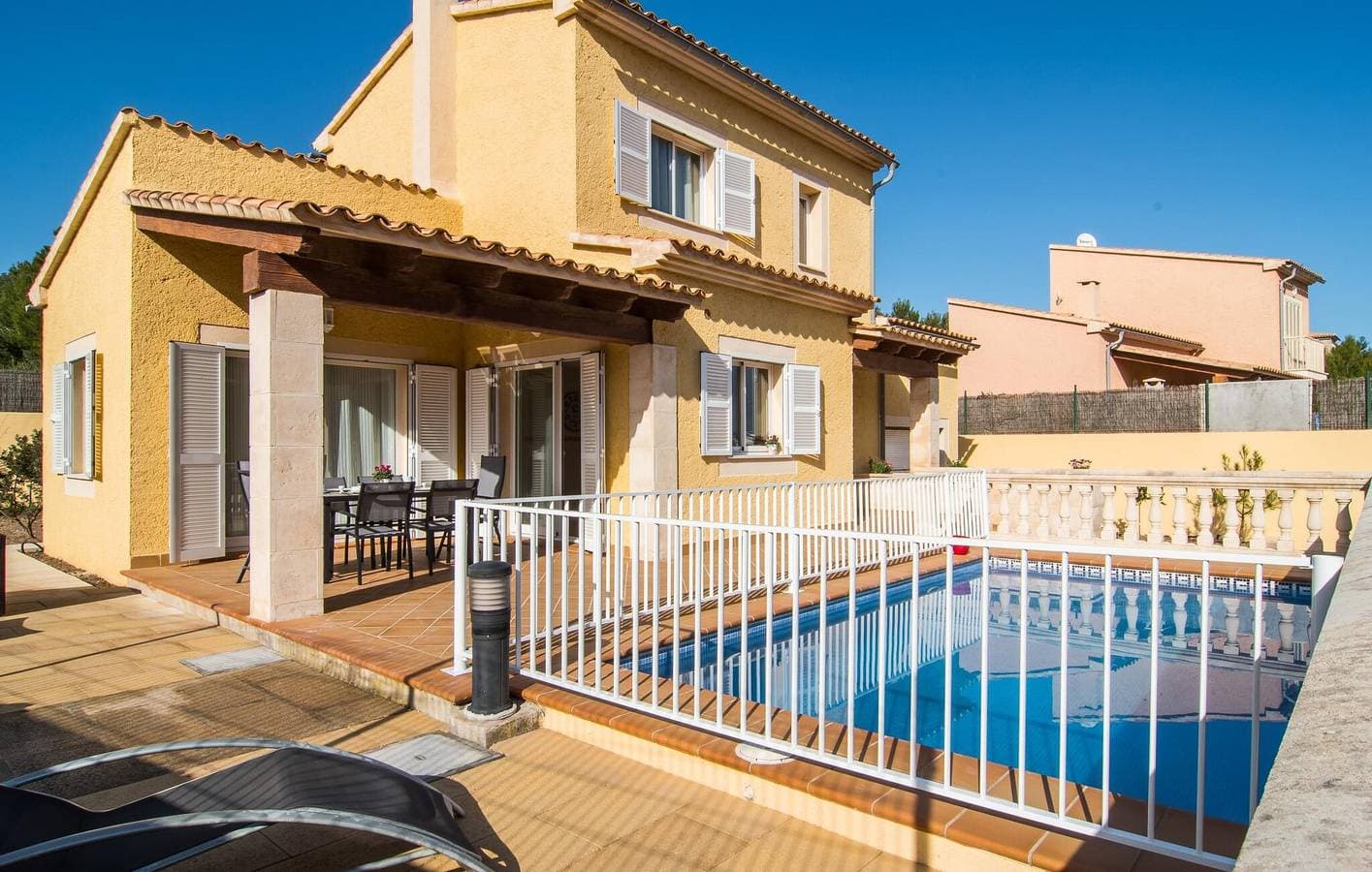 Foto 7 von 36: Rückzugsort am Meer mit Pool und Terrasse bei Cala Mitjana