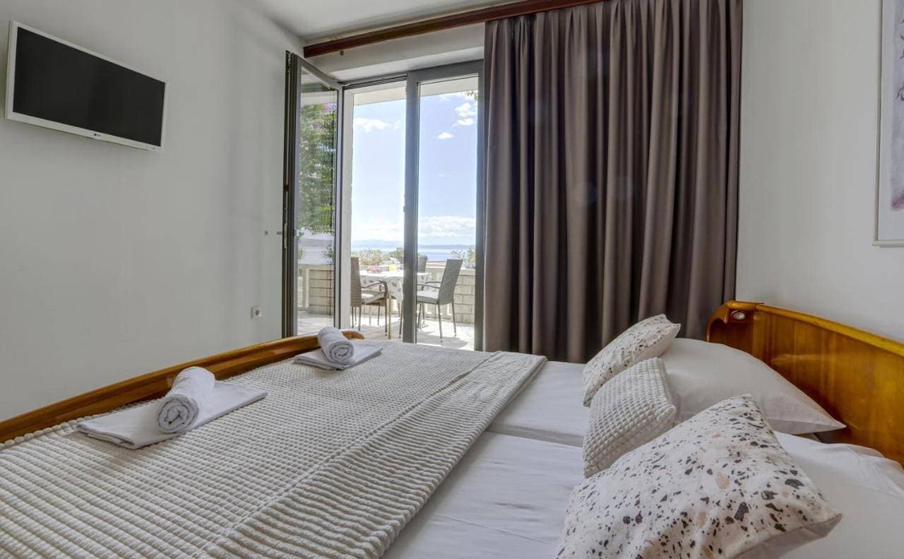 Foto 10 von 16: Two-Bedroom Apartment with Terrace and Sea View