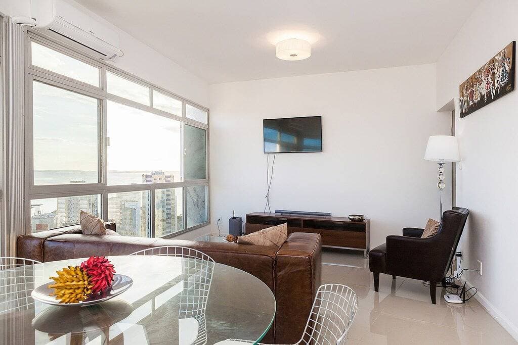 Foto 10 von 24: Jedes Zimmer ist wunderschön, modern und geräumig und bietet einen atemberaubenden Meerblick.