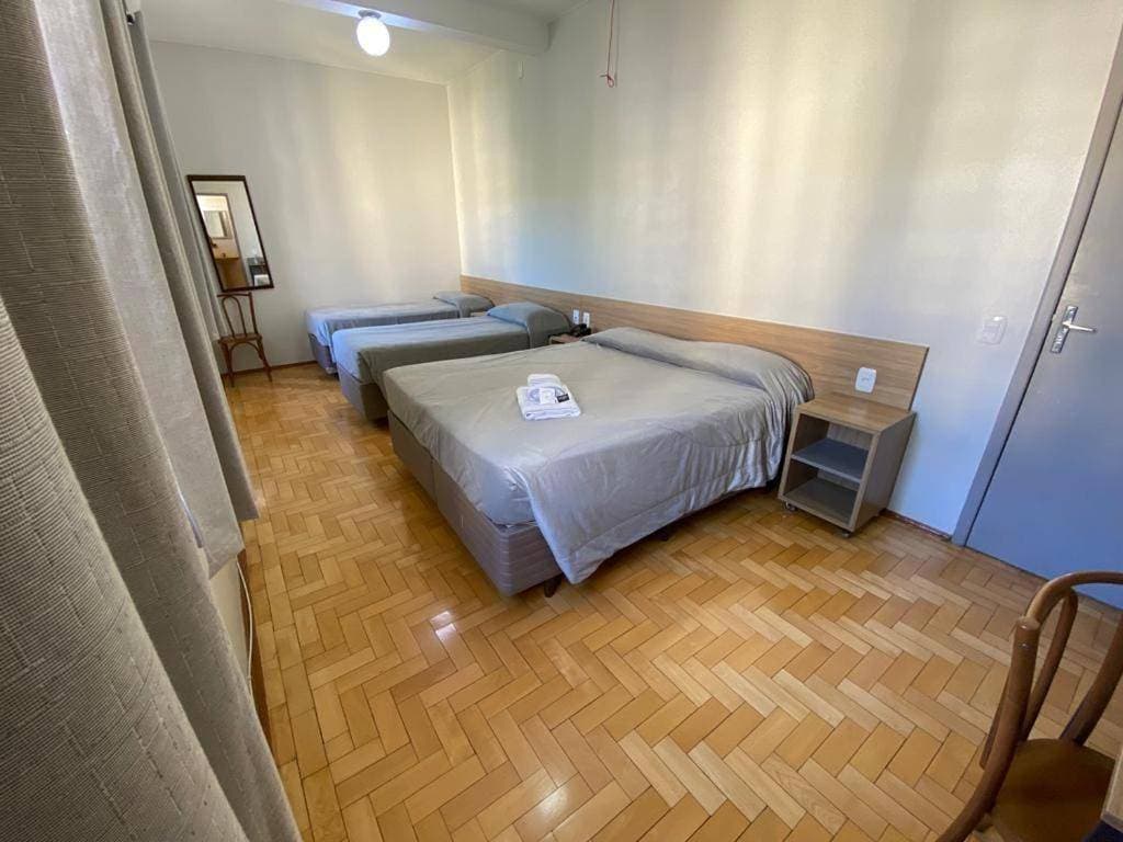 Foto 6 von 6: Standard Quadruple Room