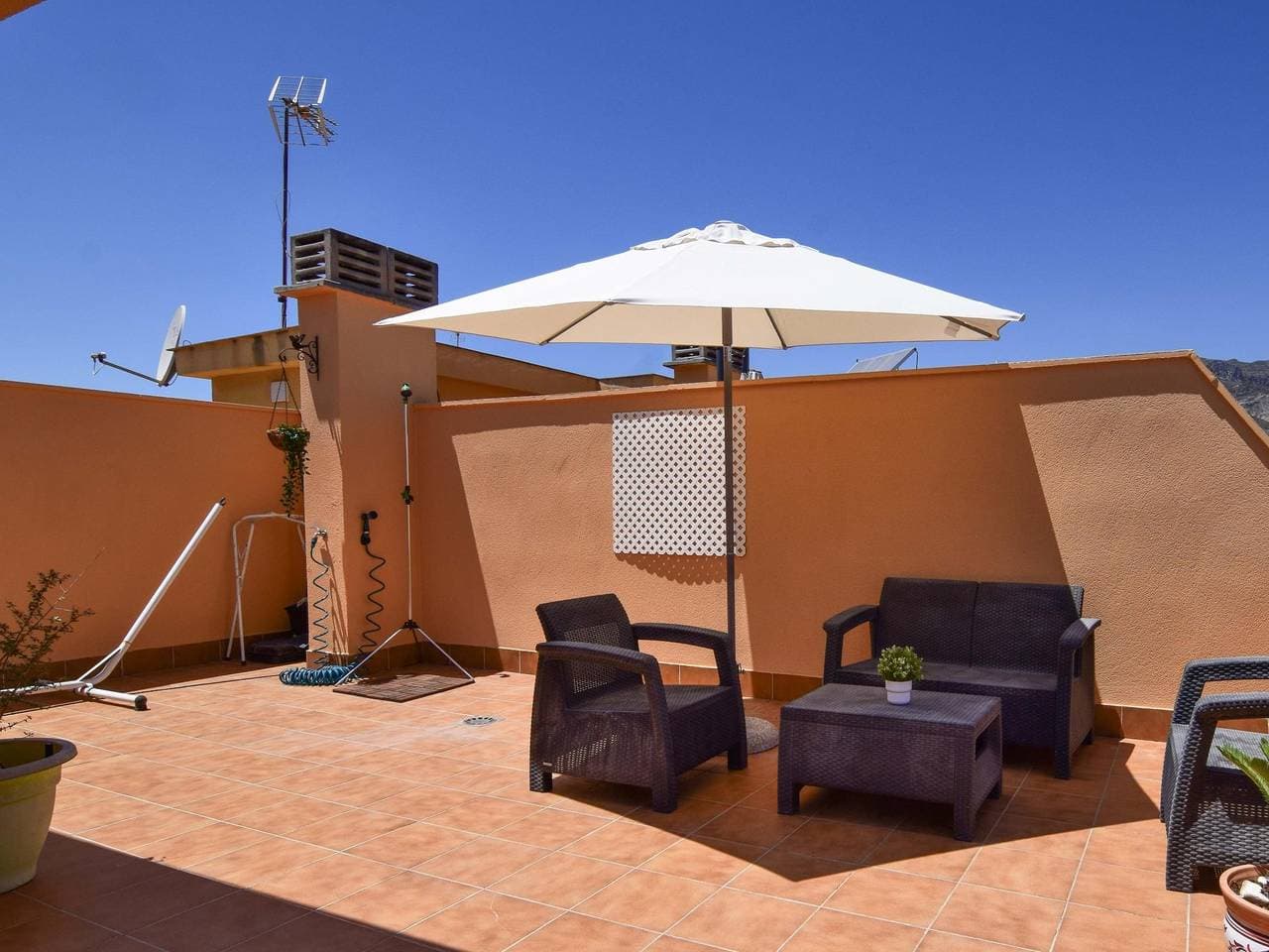Foto 2 von 30: Ferienwohnung für 3 Personen mit Terrasse