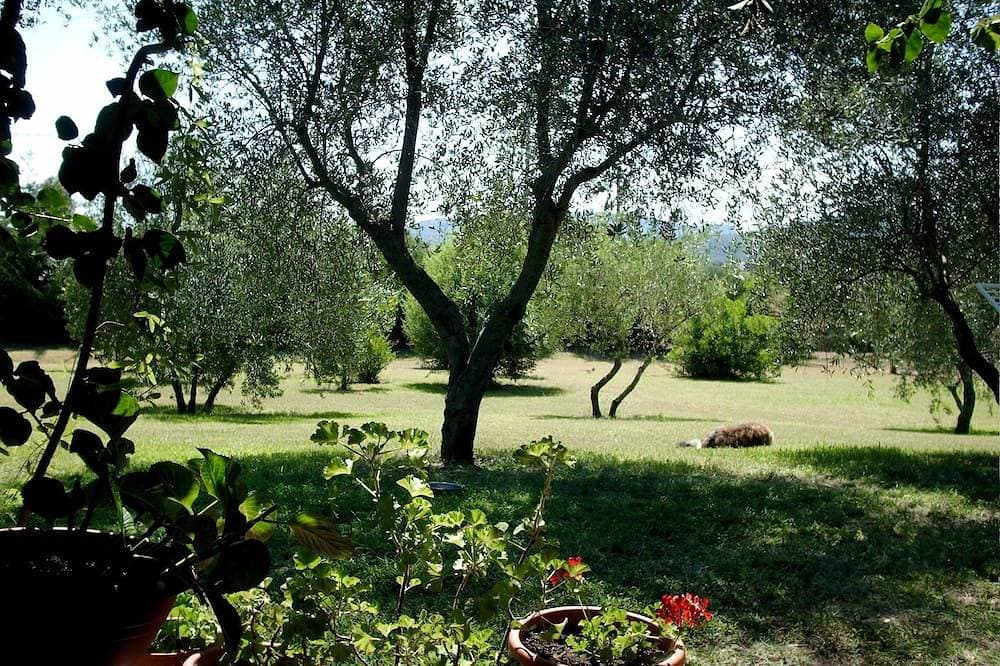 Foto 9 von 28: Casa Santina Haus in einem großen mediterranen Garten befindet