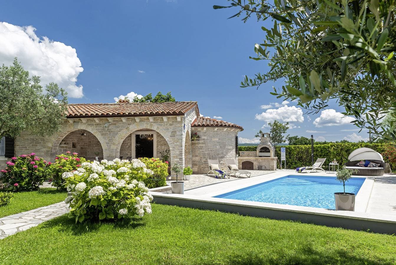 Foto 4 von 20: Ferienhaus Istranka * großer Garten, privater Pool, Grill, WLAN