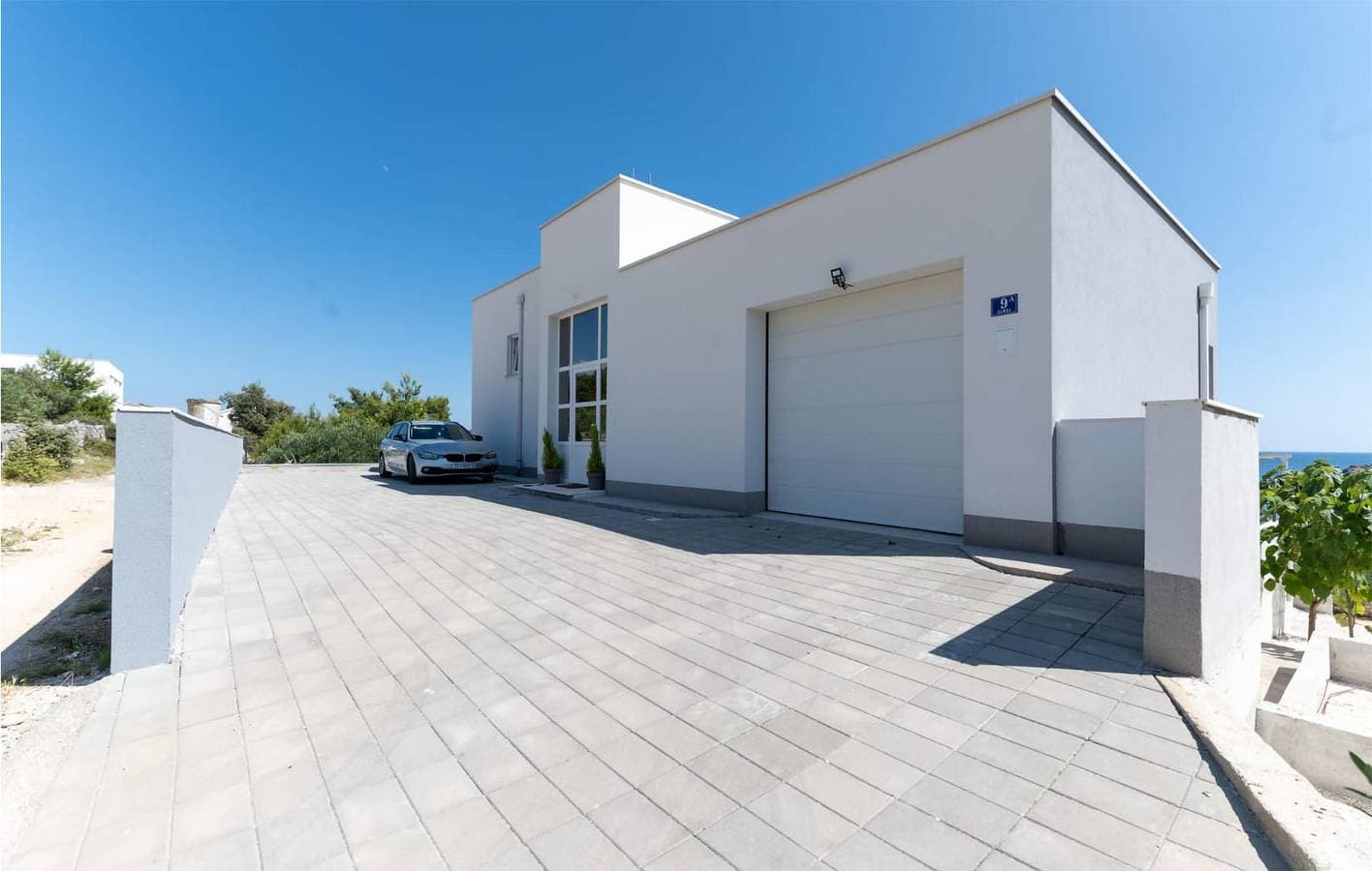 Foto 2 von 40: Wohnung am Meer mit Pool, Küche und Garage – 2,5 km bis zur Küste