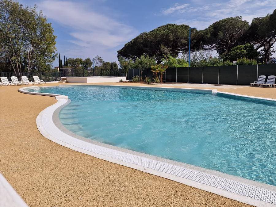 Foto 4 von 23: Camping La Provençale - Mobilheim 4 personen - Mobilheim Olivier 3 Zimmer 4 Personen Klimatisiert + TV