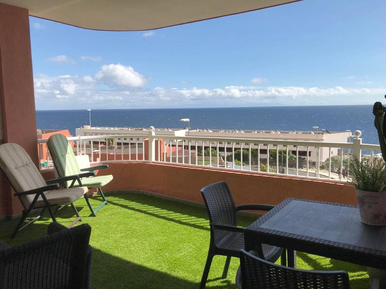 Apartamento entero con vistas al mar en Radazul 1
