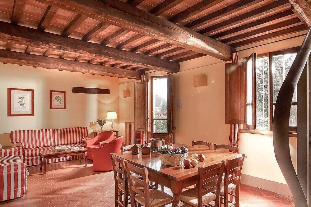 Foto 13 von 27: Casa Ramisia B: A characteristic and welcoming two-story apartment surrounded by a wonderful park, with Free Wi-Fi.