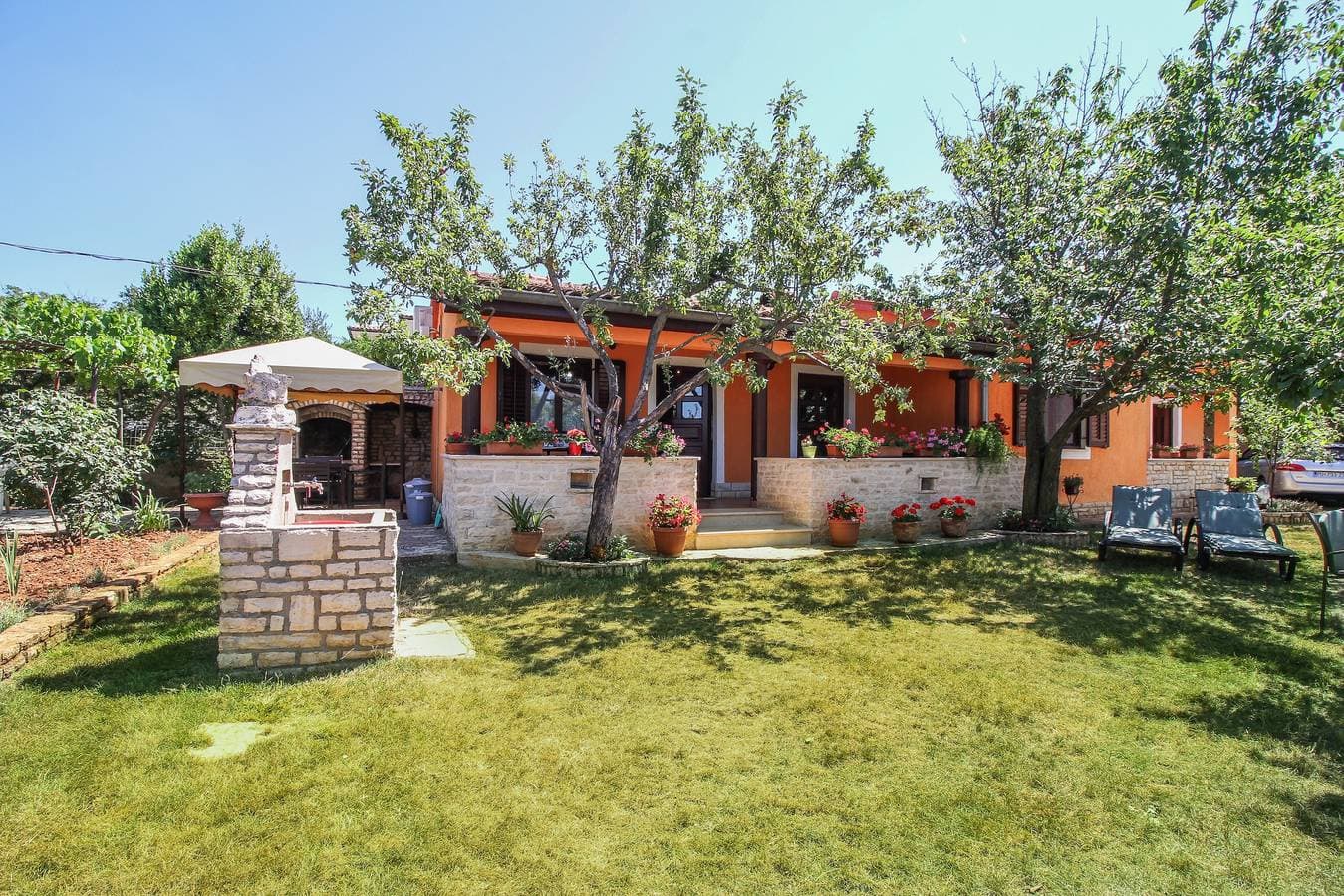 Ferienhaus Klen * ruhige Lage, großer Garten, Terrasse, WLAN 1