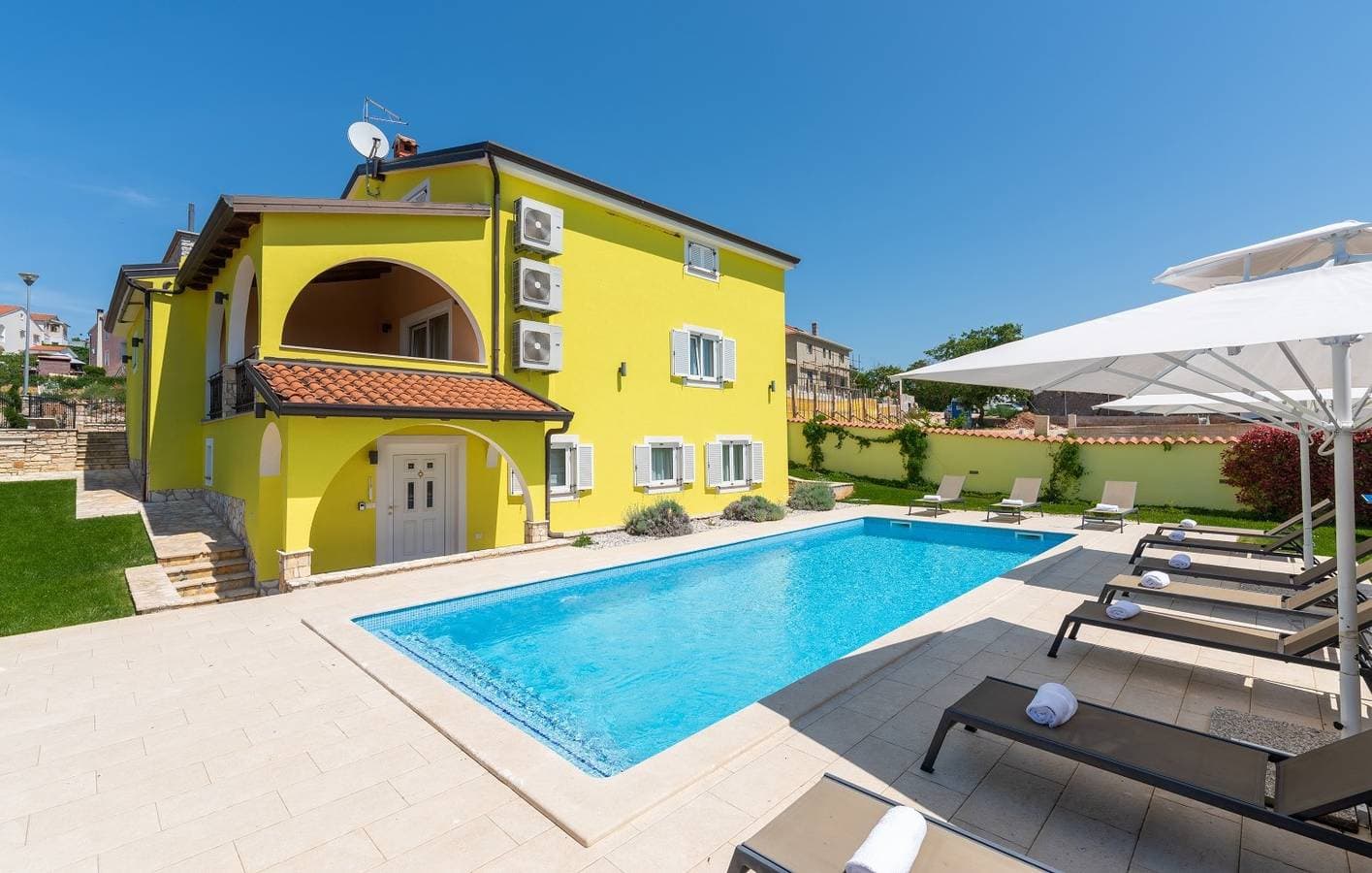 Foto 2 von 56: Villa Andrea mit privatem Pool in der Nähe von Poreč zu vermieten