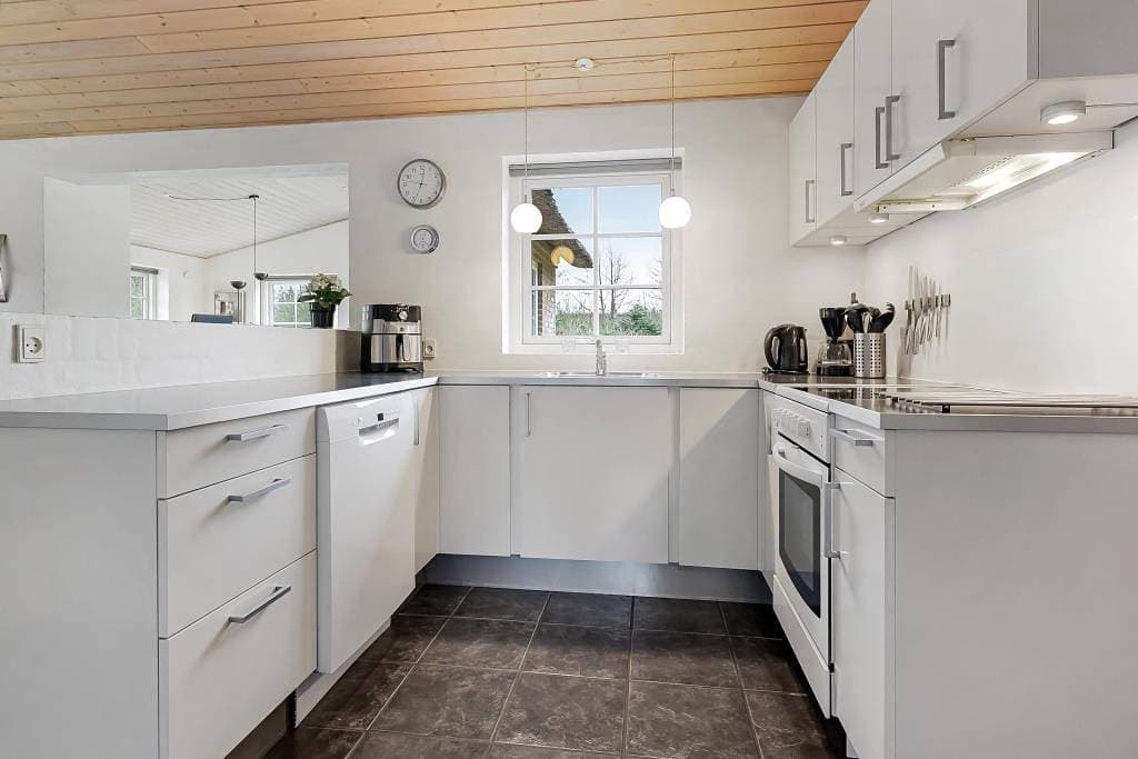 Foto 11 von 22: Skandinavisch eingerichtetes Ferienhaus mit Wellnessbad – 2 Hunde erlaubt