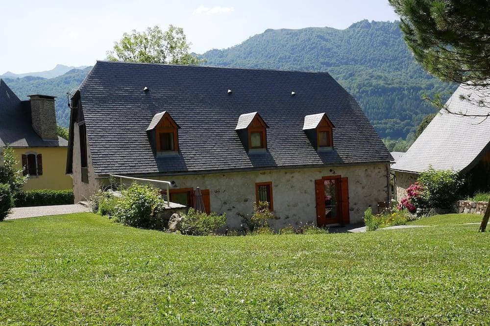 Foto 4 von 22: Unterkunft in authentischen Scheune im Herzen des Tales dAzun, Blick auf die Berge