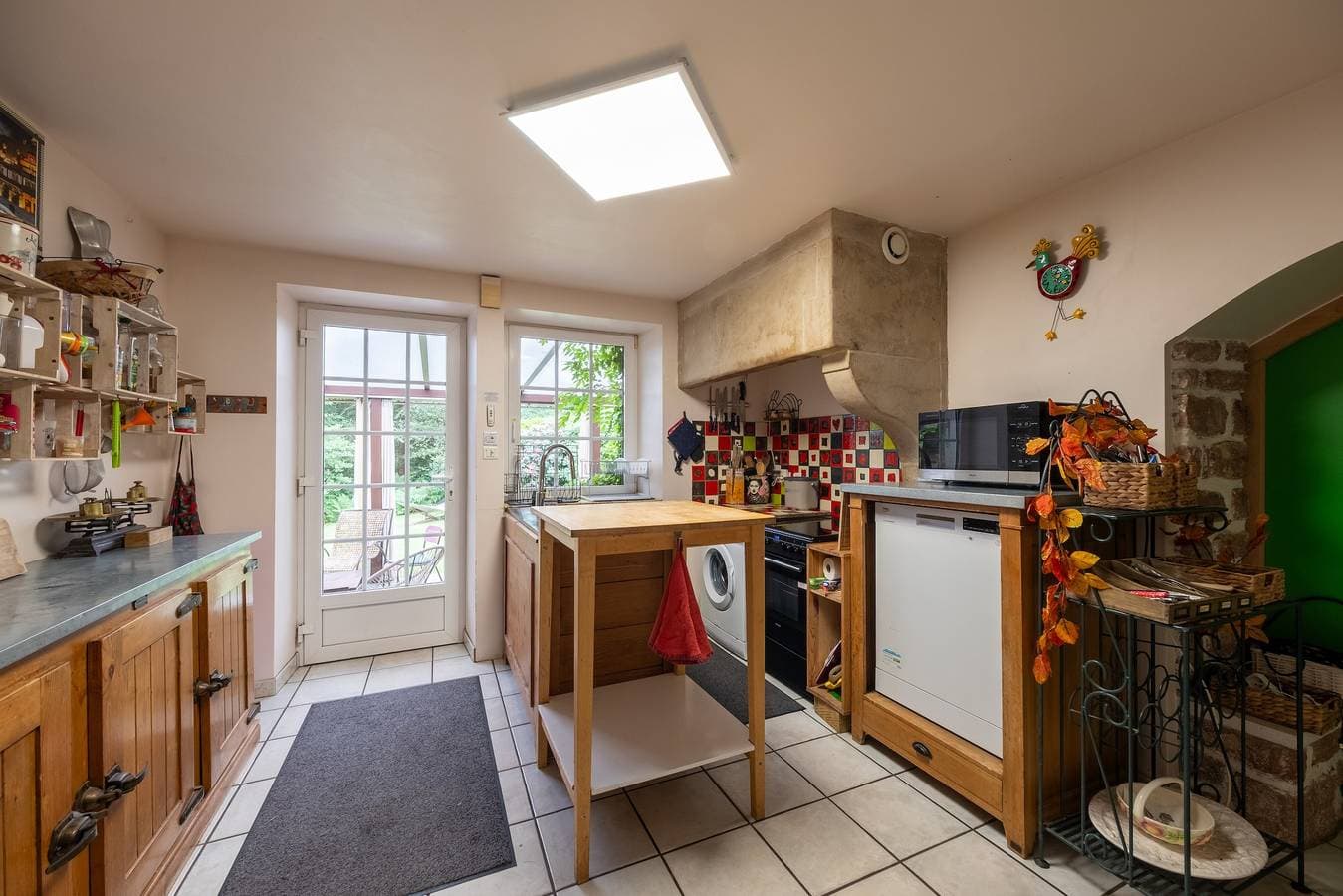 Foto 5 von 38: Gîte Du Ruisseau: Private Terrasse, Garten mit Whirlpool, WLAN – Ferienhaus in Épinal