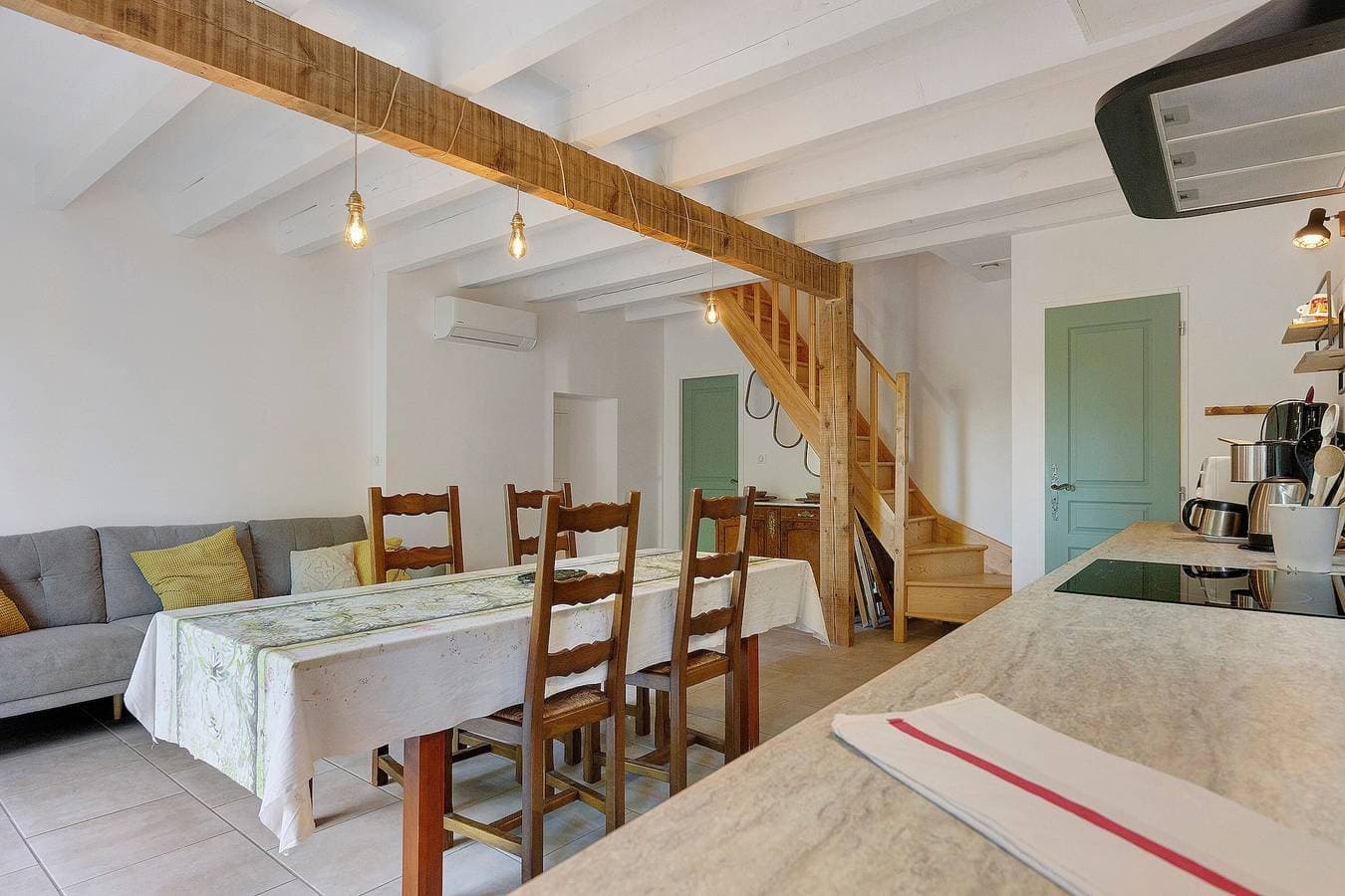 Foto 8 von 33: Ferienhaus 'Les Cyprès Piscine Partagée' mit Bergblick, WLAN und Klimaanlage