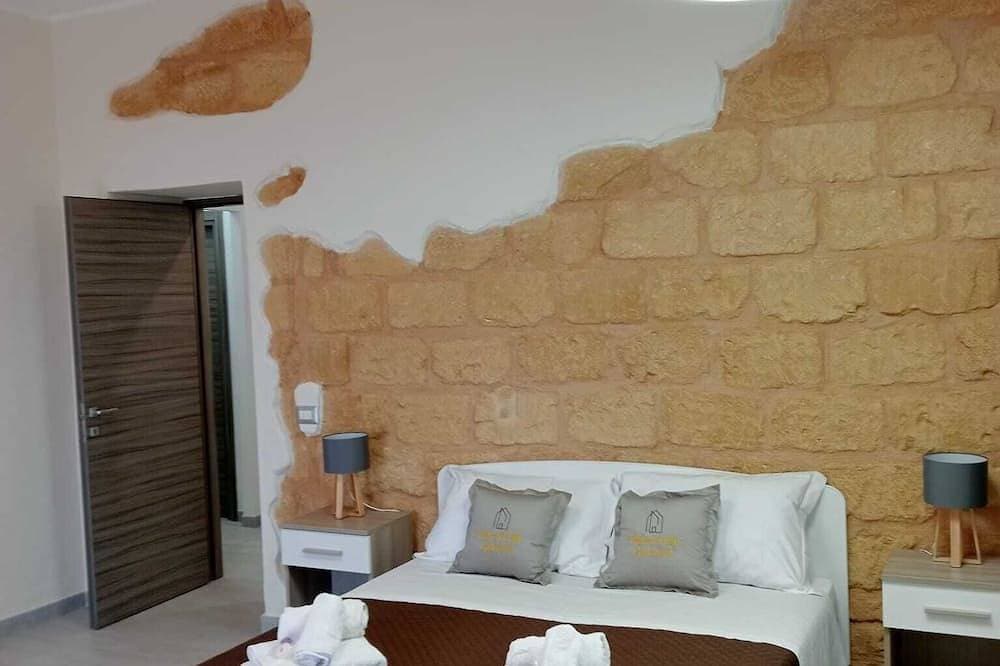 ChiaraValle Apartment - Sea view tourist rental in the center of Agrigento 1
