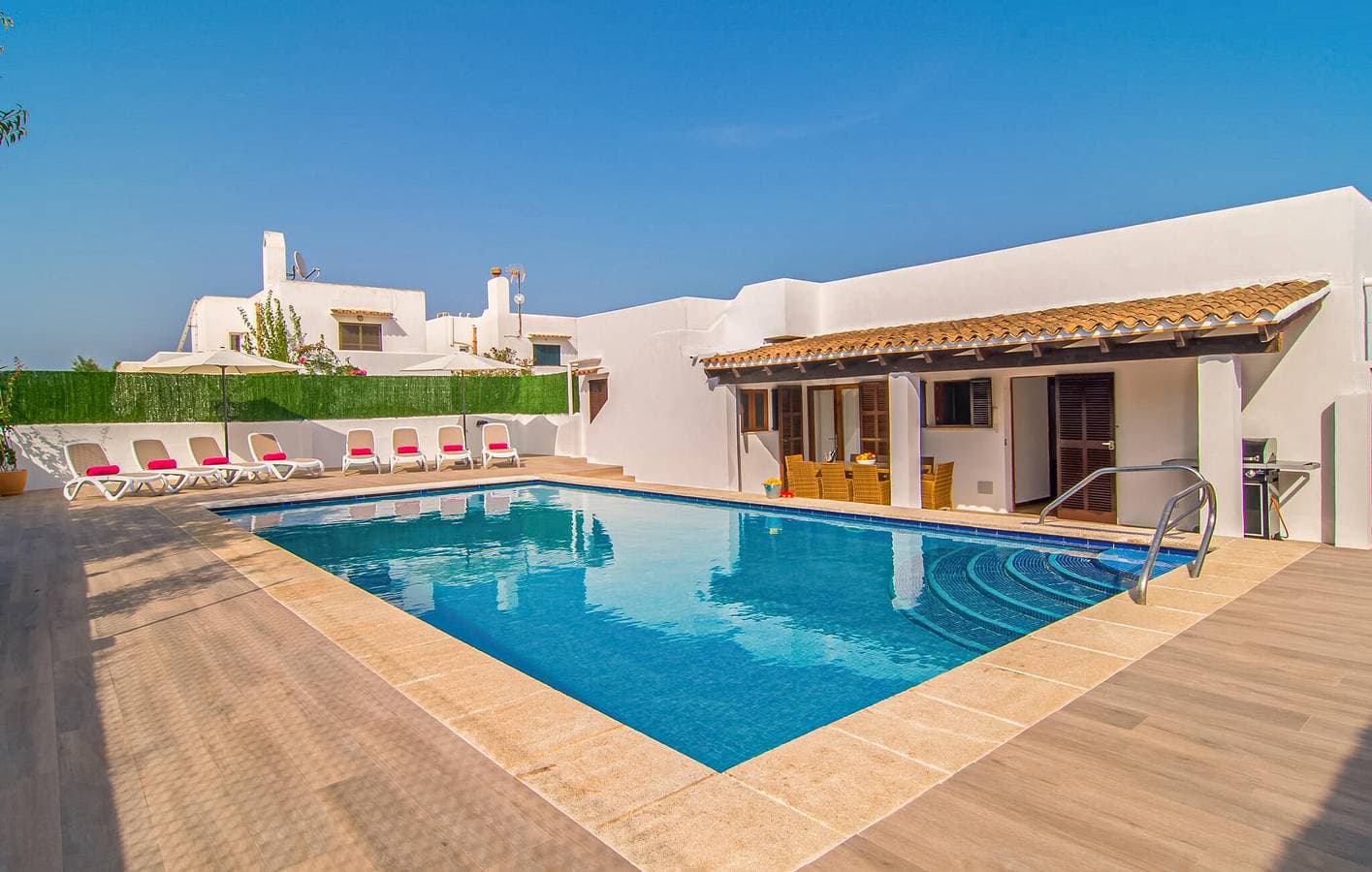 Foto 5 von 51: Rückzugsort am Meer mit Terrasse und Grill, 2 km von Caló d'en Rafalino entfernt