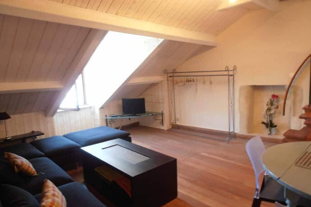 Foto 6 von 18: Wohnung Innenstadt Blick über den Hafen und die Zitadelle Vauban