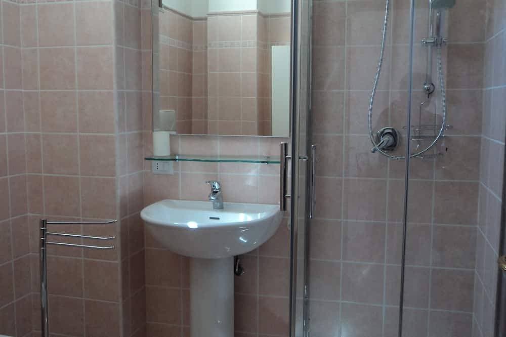 Foto 3 von 14: Qualität Selbstversorger für zwei, neue, moderne Wohnung, bequeme Lage im Stadtzentrum.