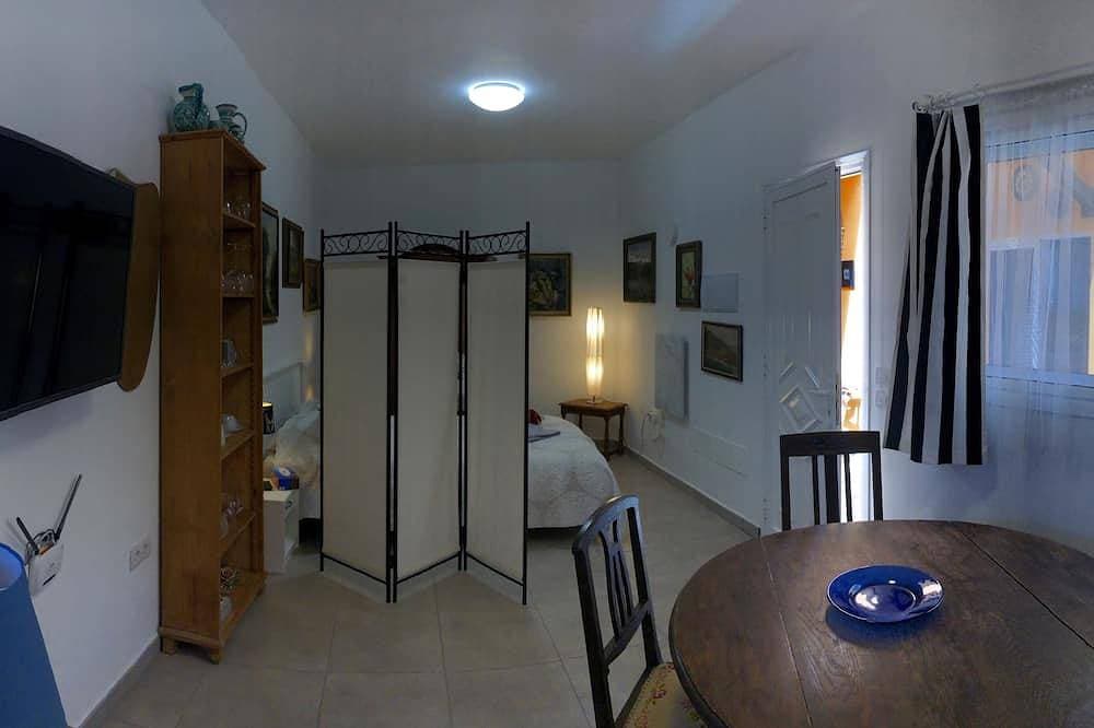 Foto 2 von 19: Dorfshaus komplett renoviert 4 Appartements mit Innenhof in Arico Viejo. B