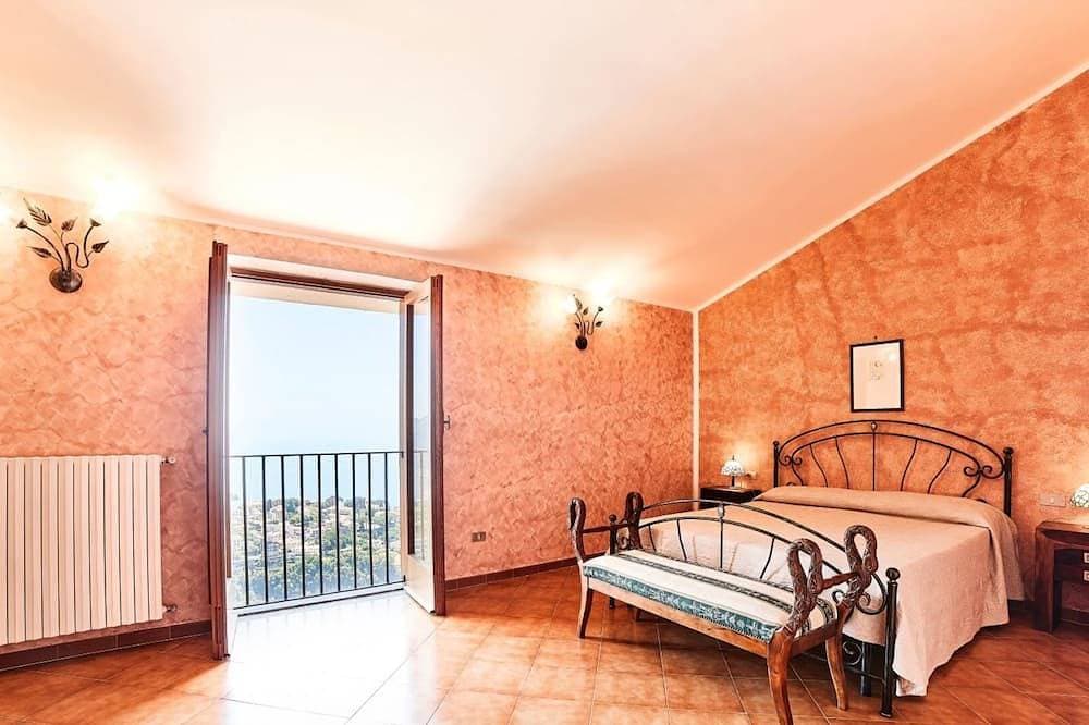 Foto 5 von 30: Panorama-Villa in der Nähe von Ravello, privater Pool, Garten und herrliche Aussicht, Parkplatz