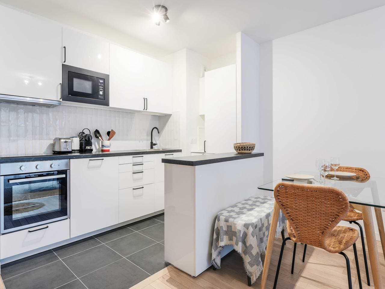 Foto 4 von 15: Stilvolles Appartement - Flohmarkt
