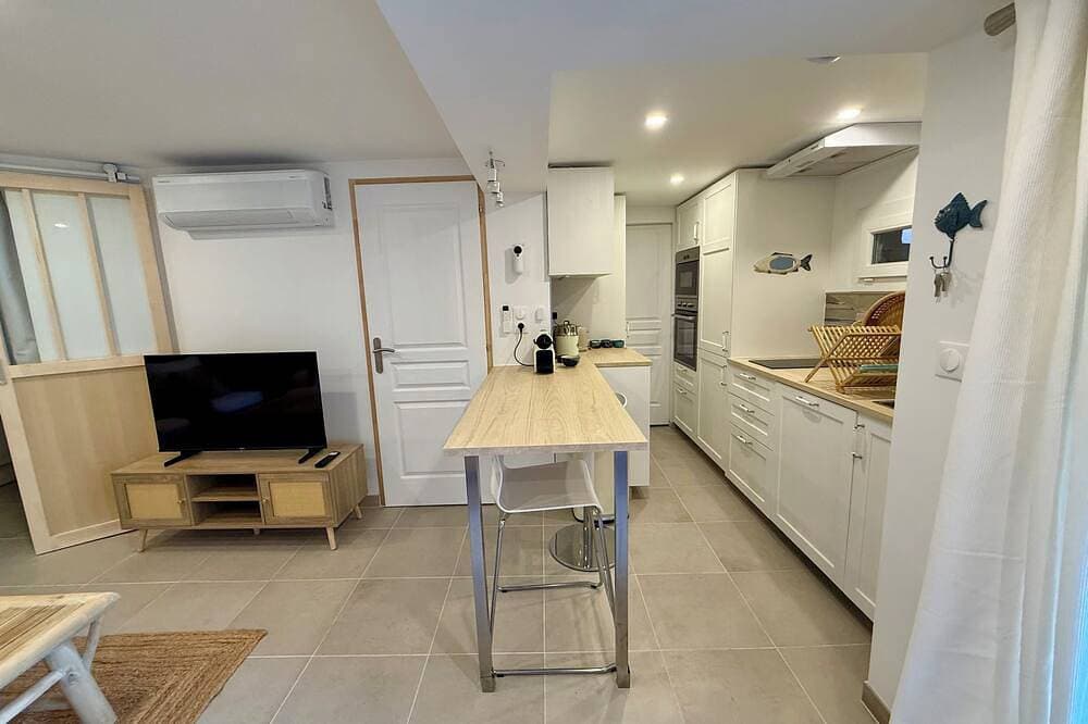 Foto 8 von 8: Bright, new, very well-equipped T2 apartment, quiet, dedicated parking space.