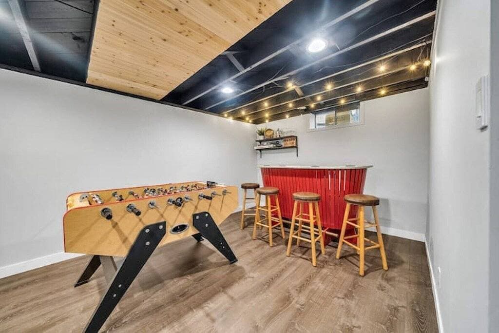 Foto 5 von 29: The Woven Oak - Gorgeous & Cozy Cottage with Game Room, Bar & 2 Full Baths
