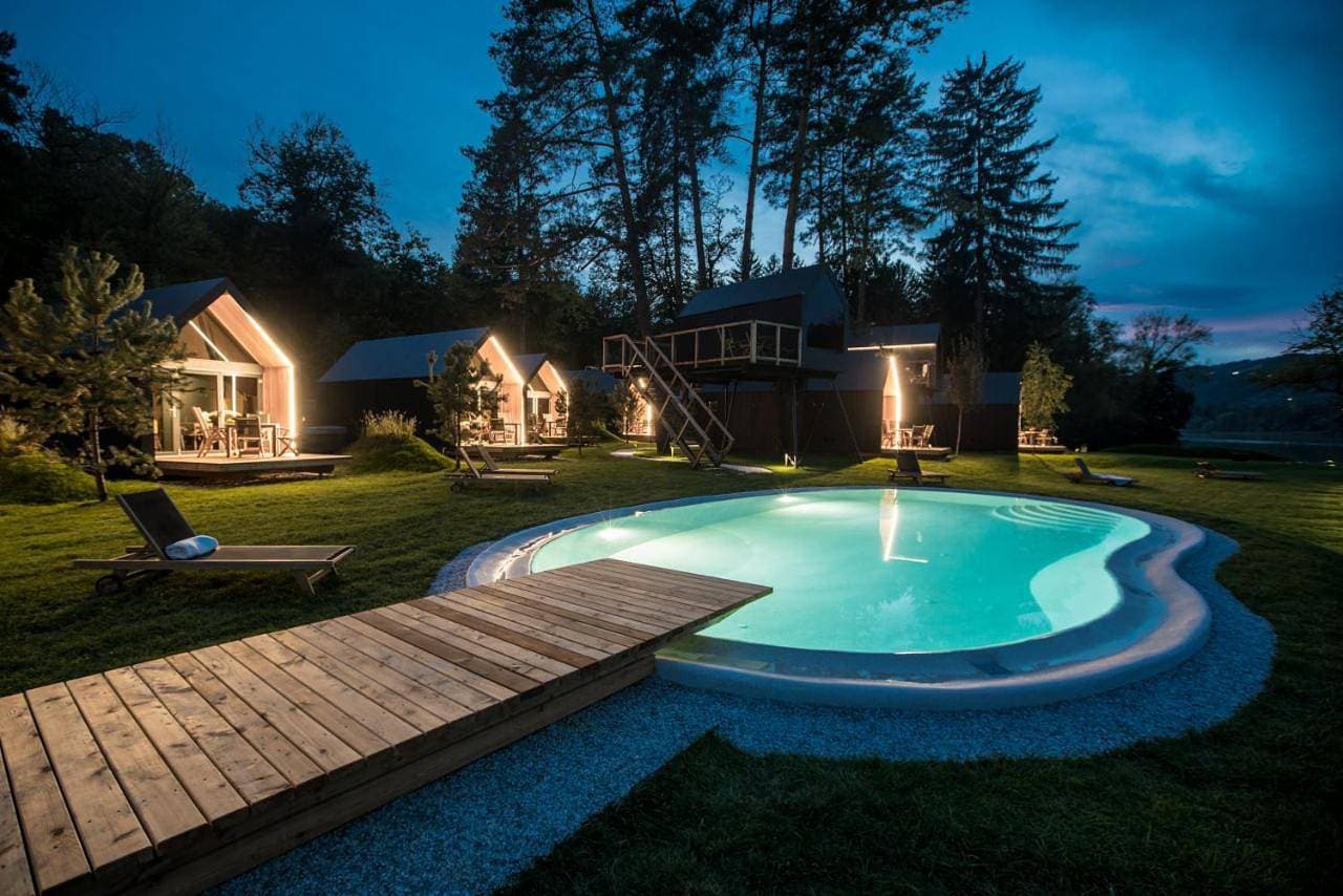 Luxury glamping Chocolate village 1