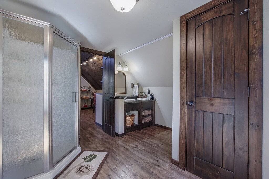 Foto 2 von 10: Gästehaus weniger als eine Meile von Gruene Hall! Schlaf bis zu 4! Privater Whirlpool