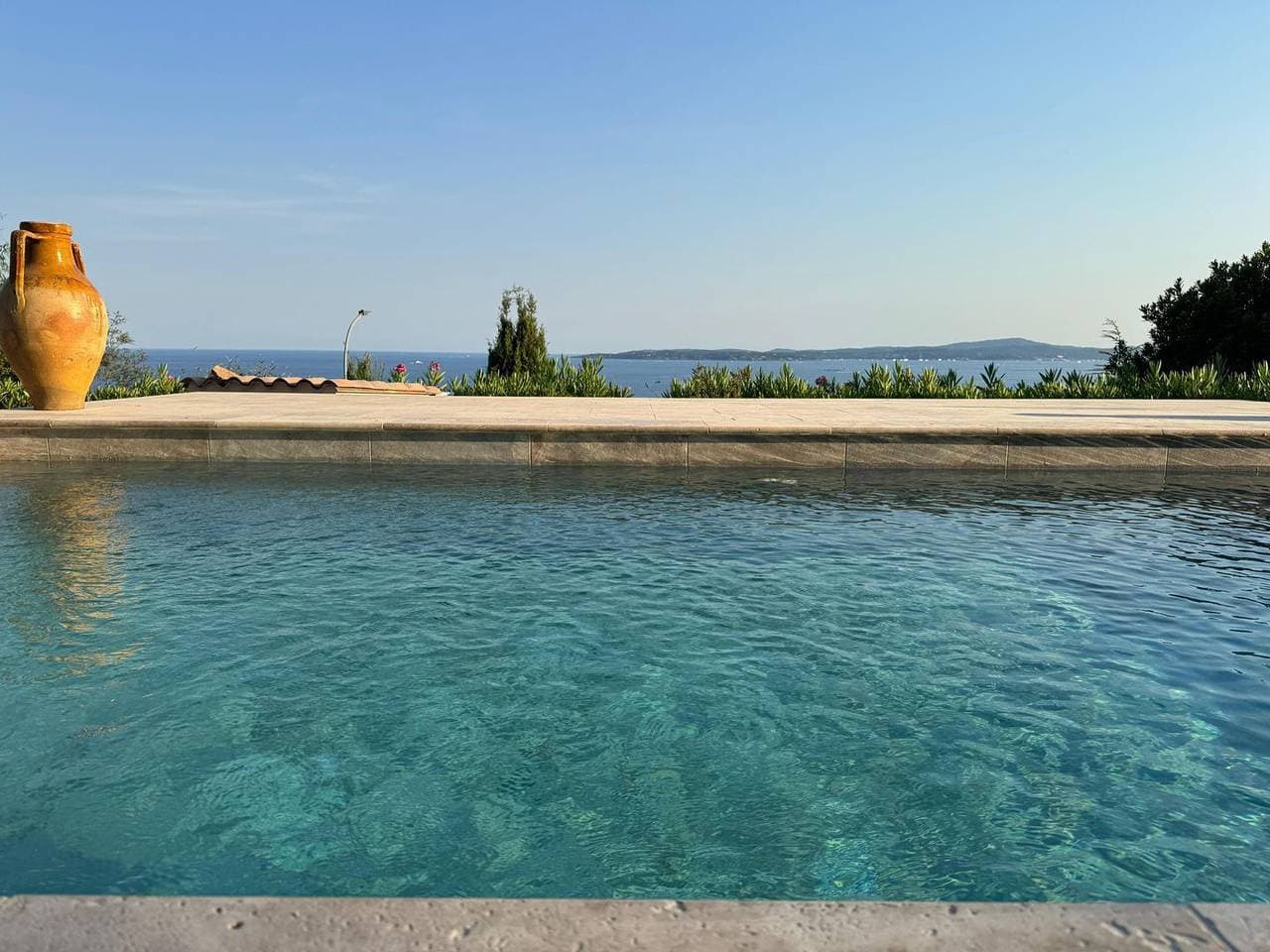 Foto 3 von 32: Traumhafte Ferienoase mit atemberaubendem Meerblick, Pool und idealer Lage