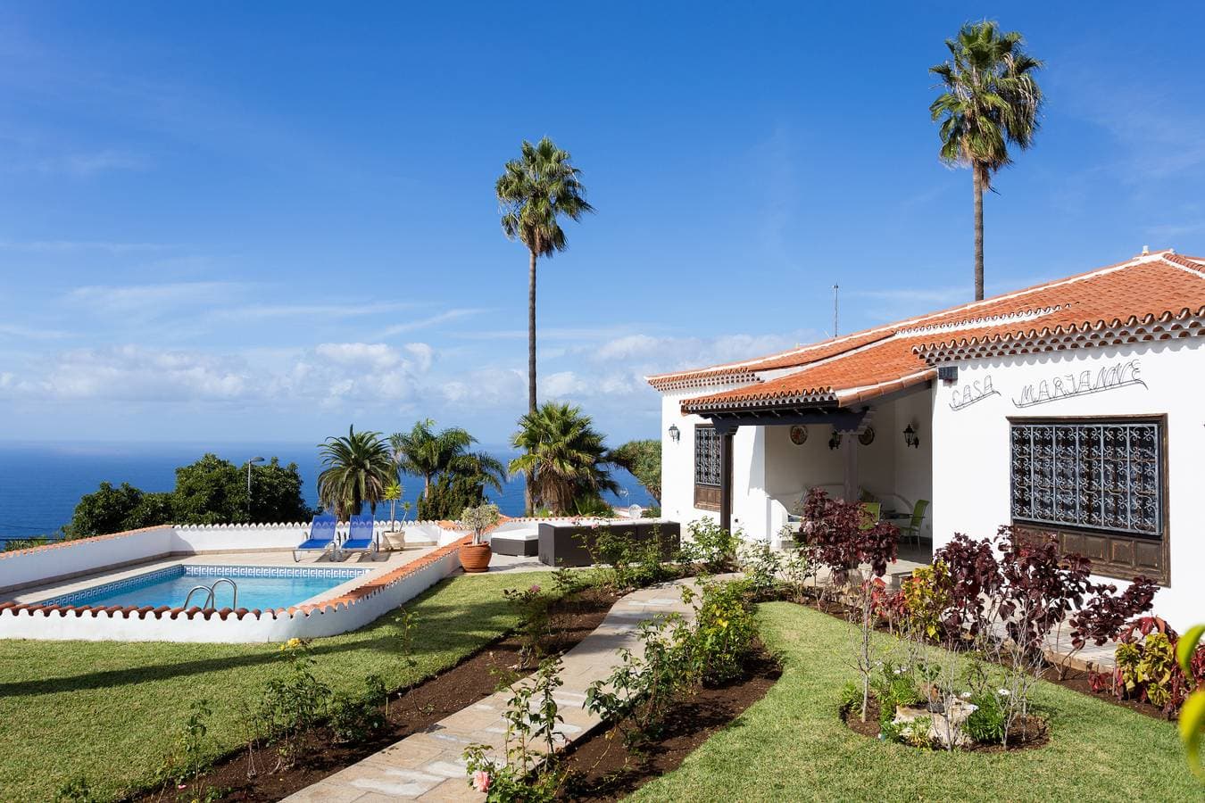 Foto 2 von 47: Traumvilla mit beheizbarem Privatpool und Meerblick