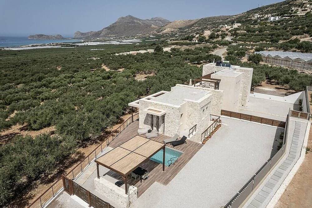 Villa Melissa 2,spacious,private pool, seaview,BBQ 1