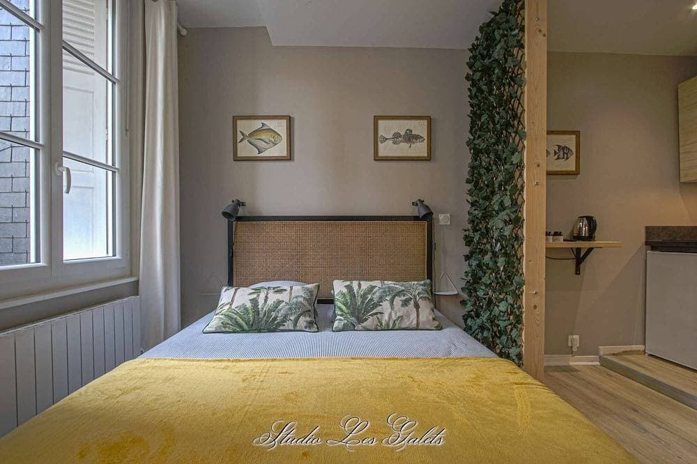 Foto 4 von 7: Cute studio on Gf w/ bed & private terrace hyper quiet & central - Studio Les Galets ★★★★