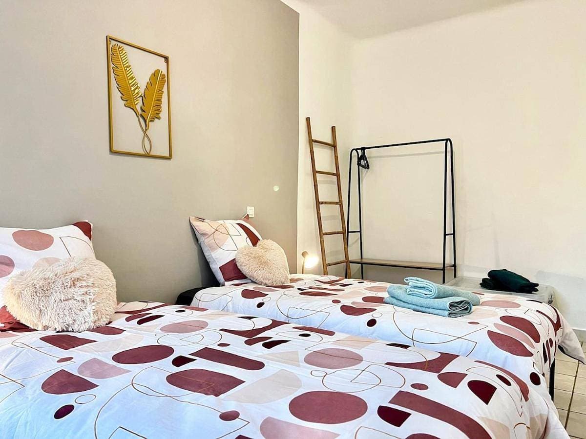 Foto 2 von 62: One-Bedroom Apartment with Balcony and City View