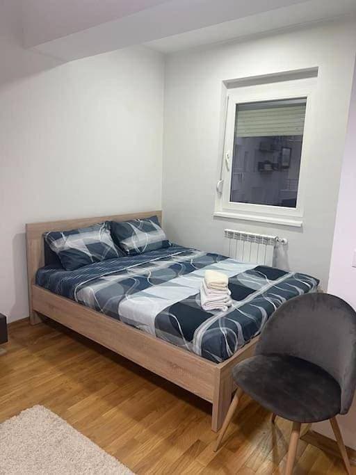 Foto 7 von 12: Cozy Apartment in Skopje