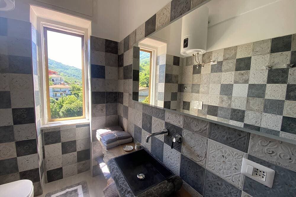Foto 8 von 23: A pop suite in the blue of the Coast in the beautiful setting of the Lattari Mountains