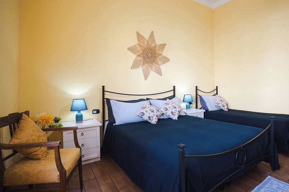 Foto 10 von 30: The Tree Of Lemons, whole house up to 10 beds!