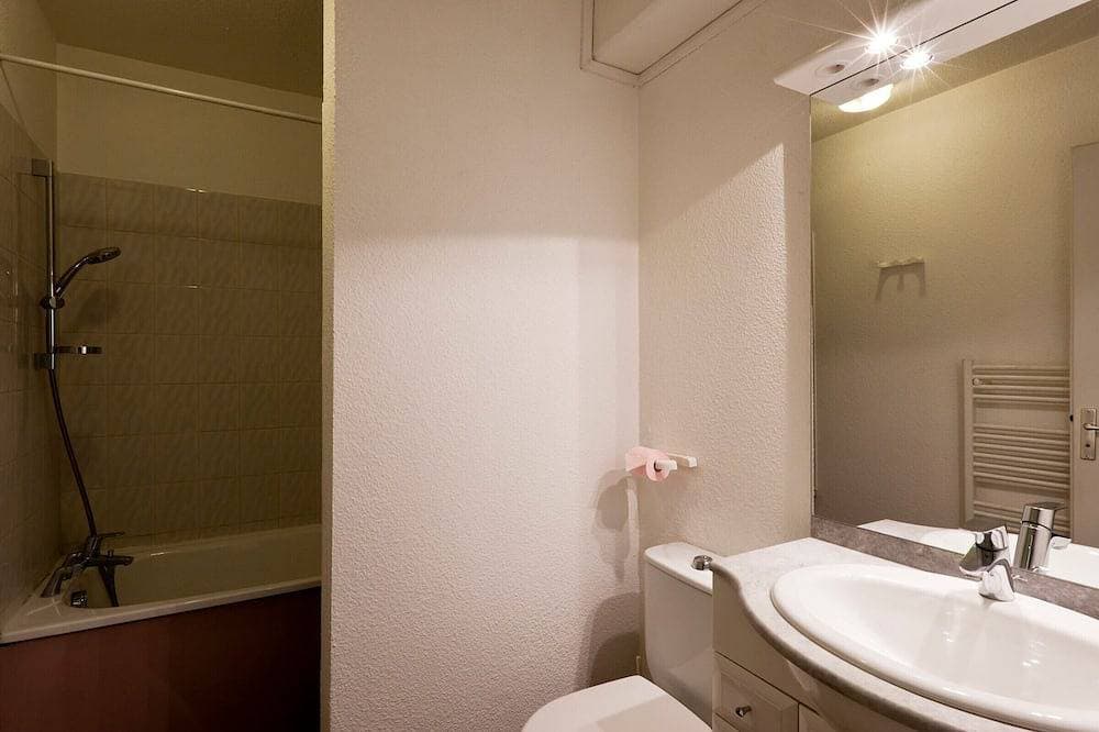 Foto 3 von 21: Gemütliches Studio für 2 mit Balkon und WiFi in Brides-les-Bains