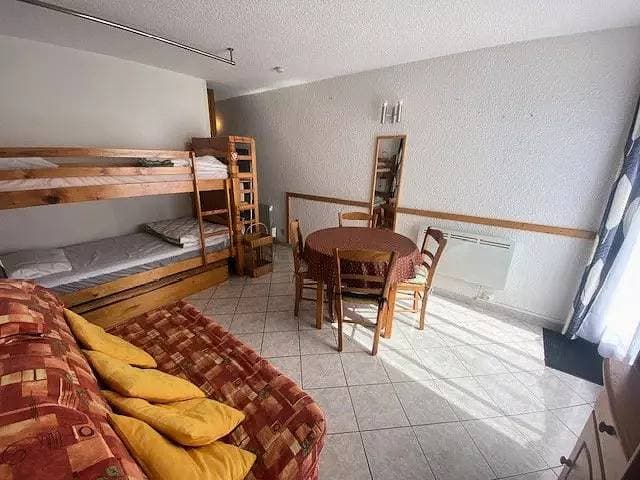 Foto 3 von 14: Studio im Zentrum von Barï1⁄2ges in der Nähe des Gartens