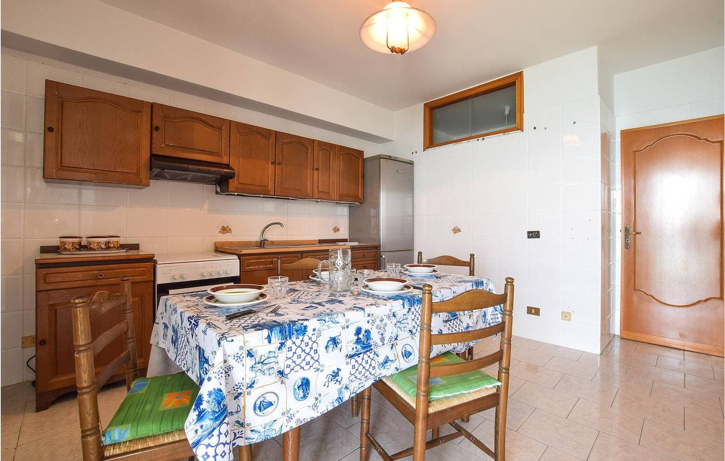 Foto 5 von 15: Strandnahe 90m² Wohnung: A/C, Parkplatz, Terrasse & WiFi