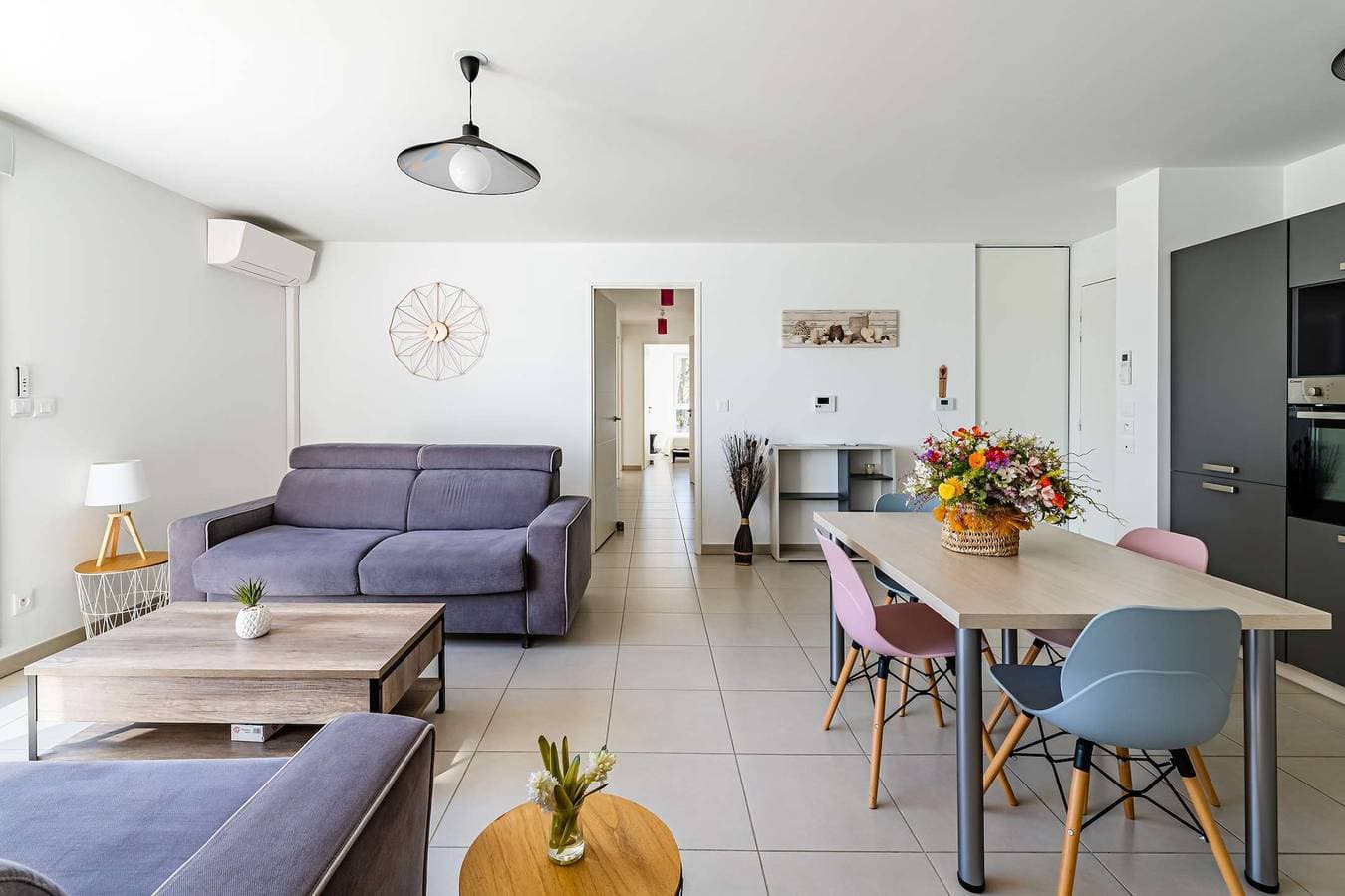 Foto 7 von 16: Modern, Swimmingpool, privater Parkplatz, Klimaanlage, 2 Schlafzimmer